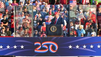 За 4 юли: Тръмп празнува своя мегазакон; обещава турнир по борба в Белия дом