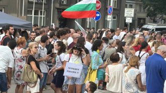 Медици излязоха на протест срещу неизпълнените обещания на властта (снимки)