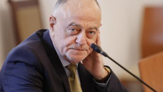 Атанасов очаква държавата да отнеме от руското посолство имота на брега на язовир „Искър“