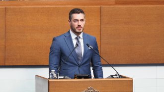 Кирил Петков започна обиколките си из страната, а юрист зае мястото му в парламента