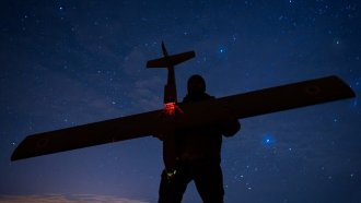 Украйна твърди, че е поразила руско военно летище