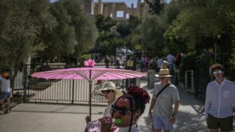 Горещата вълна, обхванала Гърция, се очаква да продължи до четвъртък