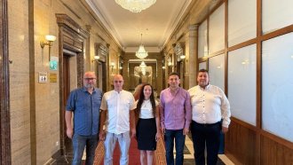 И кмет на ПП-ДБ мина в редиците на Пеевски