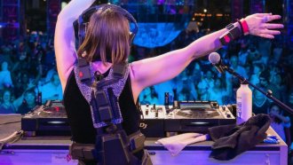 За първи път на Балканите: Глухи хора ще „слушат“ музика на живо в Пловдив и София