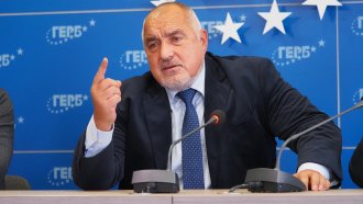 „Поръчват си БНТ и излизат като свекърва“: Борисов призова Радев да пита Тръмп за митата, а не правителството