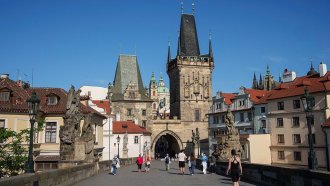 Мащабно спиране на тока засегна Чехия, Прага остана без транспорт