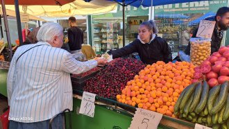 Цените на основни храни продължават да пълзят нагоре