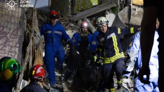 Броят на жертвите на руската атака в Киев нарасна до 16, ранените са близо 160