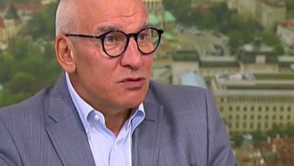 Хампарцумян: Милионите за „Магазин за хората“ ще стигнат само за две-три екскурзии до Северна Корея