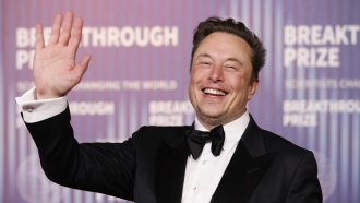 Tesla ще възнагради Мъск с акции за близо 30 млрд. долара след заплахата му, че ще напусне