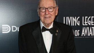 Почина Джим Ловел – австонавтът, който успя да върне „Аполо 13“ на Земята