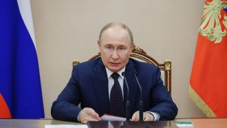 Путин разговаря с ключови съюзници преди планираната среща с Тръмп