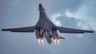 Тръмп мести бомбардировачи на границата с Русия преди преговорите за Украйна