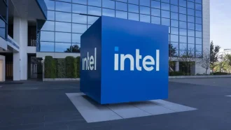 Тръмп призовава за оставката на шефа на Intel, акциите падат с 4%