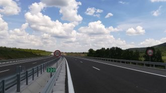 Шофьор беше глобен с 900 евро за превишена скорост на магистрала в Германия, след като вдигна над 320 км/ч