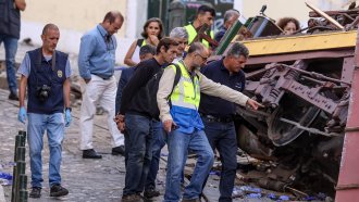 Повреда на кабела е причинила дерайлирането на фуникуляра, убил 16 души в Лисабон