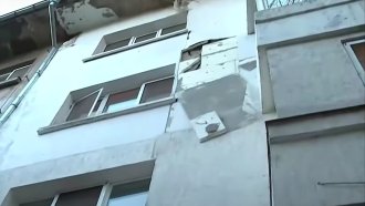 Евакуират блок в „Хаджи Димитър“ заради опасни пукнатини