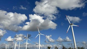 Вятърни проекти за 1.5ГВ са блокирани в „зоната на здрача“