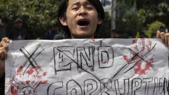 Поне 13 убити при протест срещу забраната на социални медии в Непал