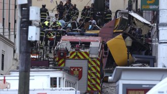 15 загинали при дерайлиране на фуникуляр в Лисабон