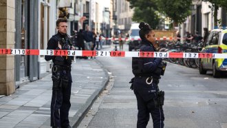 Учителка в германско училище беше нападната с нож; нападателят бе прострелян и задържан