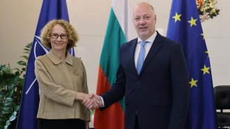 Зам.-шеф на НАТО: България има „изключителен потенциал“ за отбранителната си индустрия