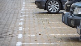 Двойно по-скъпо паркиране в София предлагат Васил Терзиев и ПП-ДБ