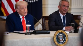 Тръмп засилва контрола върху рекламата на лекарства и онлайн продажбата им