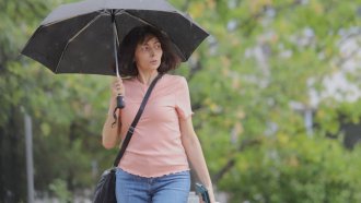 Сняг до края на седмицата, но октомври носи и дни с до 30 градуса