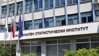 Бързата смяна на шефа на НСИ тръгна през парламента