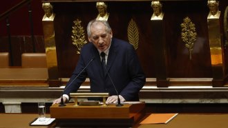 Нова политическа криза във Франция след загубен вот на доверие от Байру