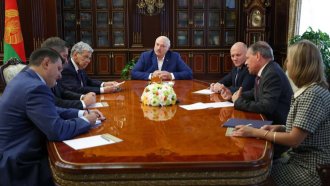 Сделка Тръмп-Лукашенко: САЩ смекчиха санкциите срещу Беларус срещу свобода за 52-ма политически затворници