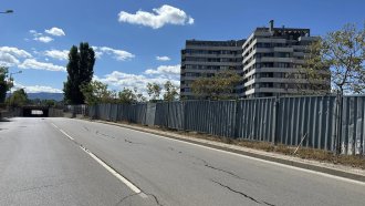 Движението по бул. „Панчо Владигеров“ е спряно заради пукнатини в асфалта