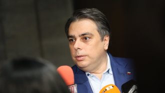 Асен Василев: Няма да бъда арбитър между Пеевски и Борисов