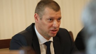 „Знам ти и майчиното мляко“. Шефът на „Антикорупция“ е уличен в брутален натиск върху зам.-кмета на Варна