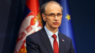 Сръбският премиер ще работи и като лекар