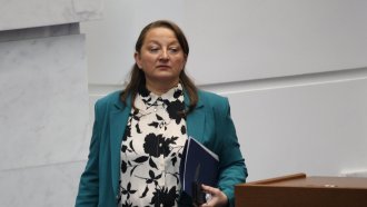 Деница Сачева  за Бюджет 2026: Предизвикателство е да изпълним ангажиментите си за заплатите в държавния сектор