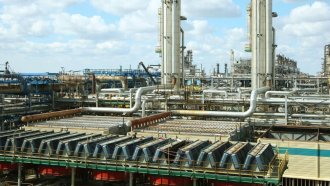 Украински дронове удариха огромен газов завод и рафинерия в Русия