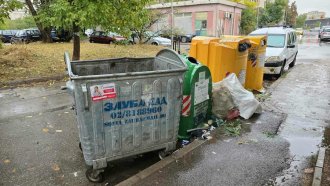 10 камиона работят за извозването на отпадъците в „Люлин“ и „Красно село“