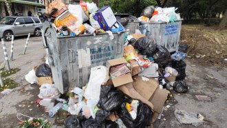 Нови райони в София са пред криза с боклука след още два спрени търга