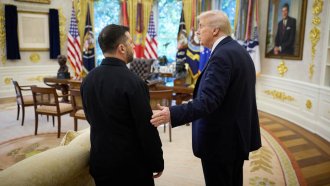 „Равносилно на капитулация“: Планът на Тръмп предвижда Украйна да предаде Донбас и да съкрати армията си наполовина (Обновена)