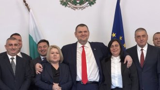 Пеевски прибави към трофеите си притисканата от партията му кметица на Дулово