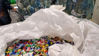 Бизнесът недоволен: Някой иска да обсеби отпадъците с непосилни екотакси и държавна депозитна система