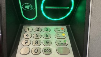 Банковите карти няма да работят за 4 часа в нощта на Нова година