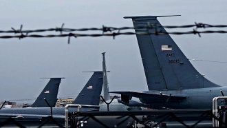 Защо летище „Васил Левски“ се напълни с американски самолети? Обяснението на Надежда Нейнски