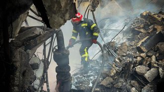 Масирани руски атаки срещу 30 населени места в Украйна