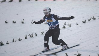 Владимир Зографски завърши 32-и на малката шанца на олимпийския турнир по ски скок