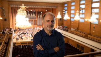 Найден Тодоров започва серия от срещи на фона заплахата от „фалит на театрите“