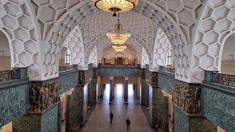 Не закачайте министъра! Имунитетът пази силните на деня в Европа