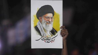 Иран отлага погребението на аятолах Хаменей за неопределено време